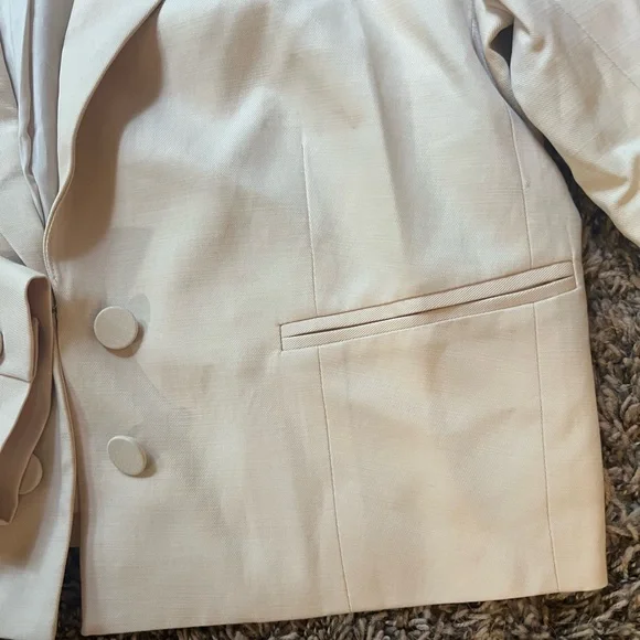 Paige Argentina Blazer in Ecru, Size 8. Double breasted, Cropped Cream Blazer. - Picture 5 of 6